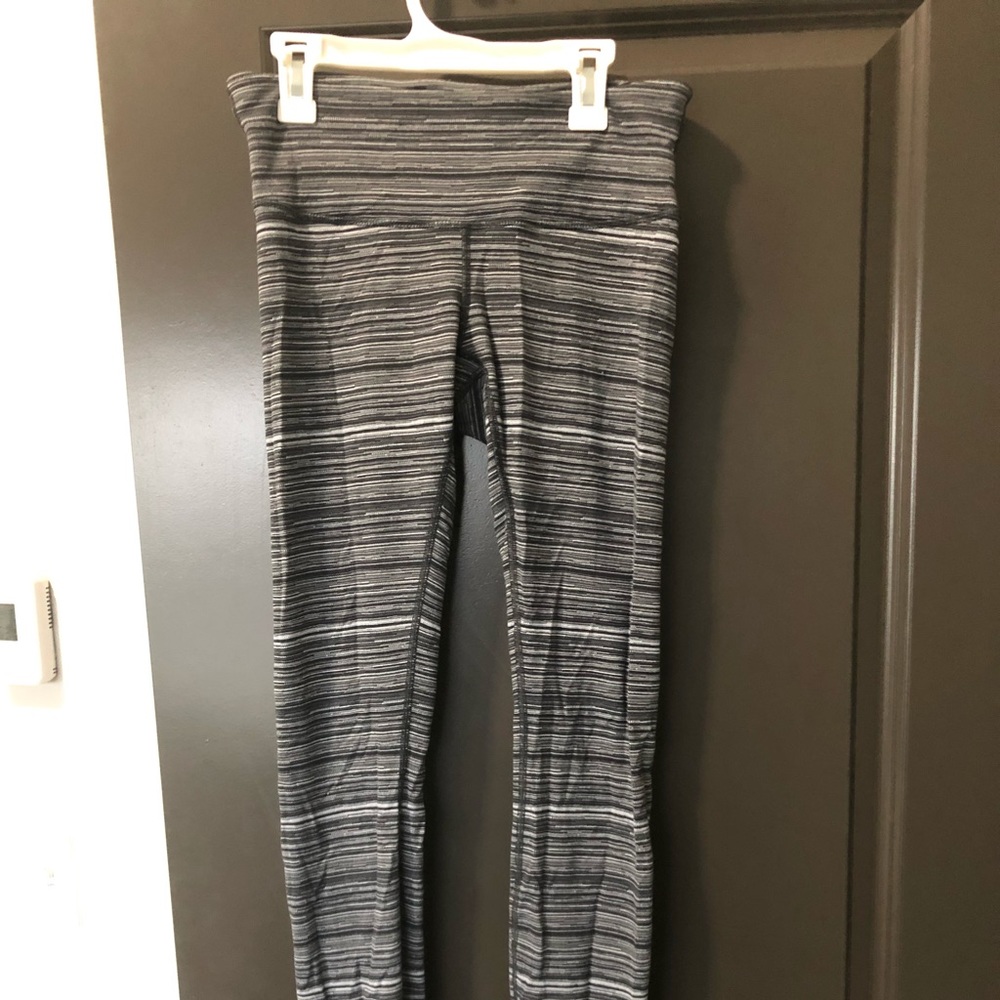 Grey scale striped lulu lemon leggings